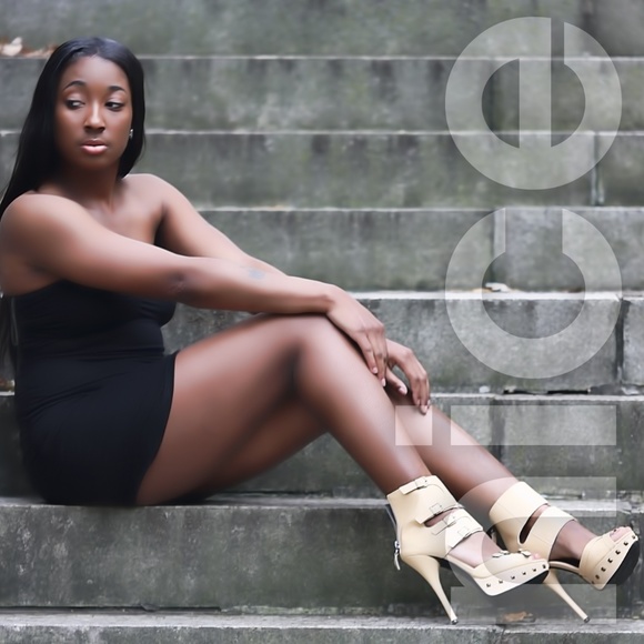 N.Y.L.A. SAGA HEELS - Picture 1 of 4